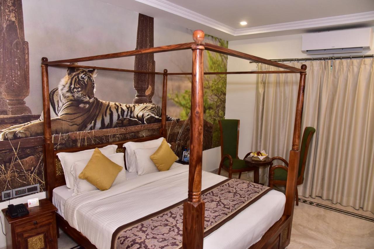 Clarks Safari Ranthambore Khilchīpur Exteriör bild