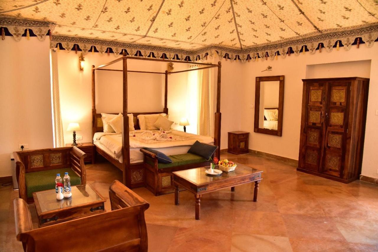 Clarks Safari Ranthambore Khilchīpur Exteriör bild